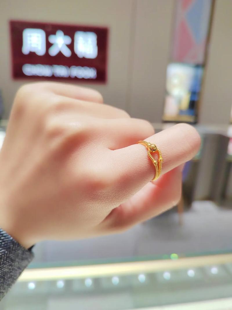 周大福戒指变手镯抖音