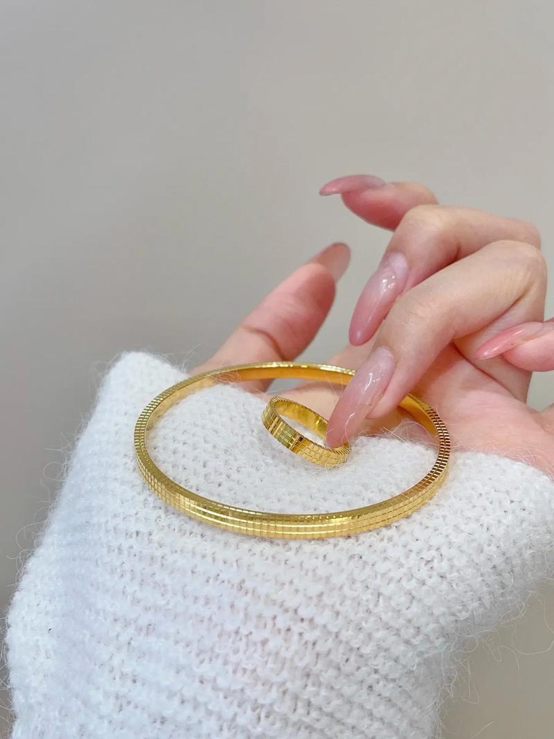 周大福戒指变手镯抖音