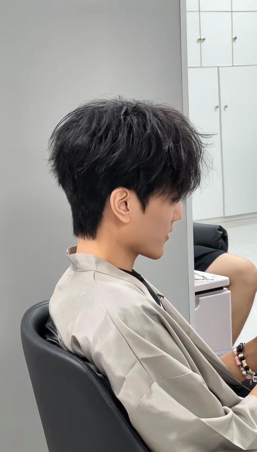 抖音男生夹板烫头视频