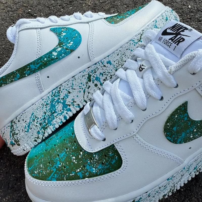 抖音里面水里颜料鞋子