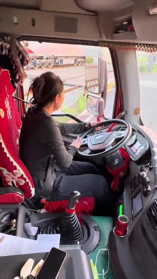 快手女司机开货车视频