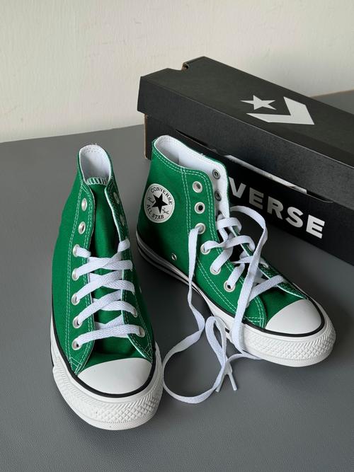 抖音上的匡威帆布鞋