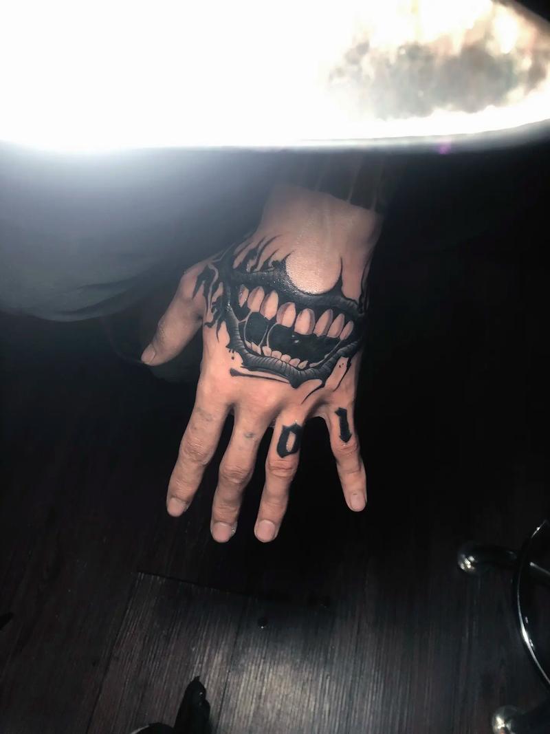 快手浪子天奇手背纹身