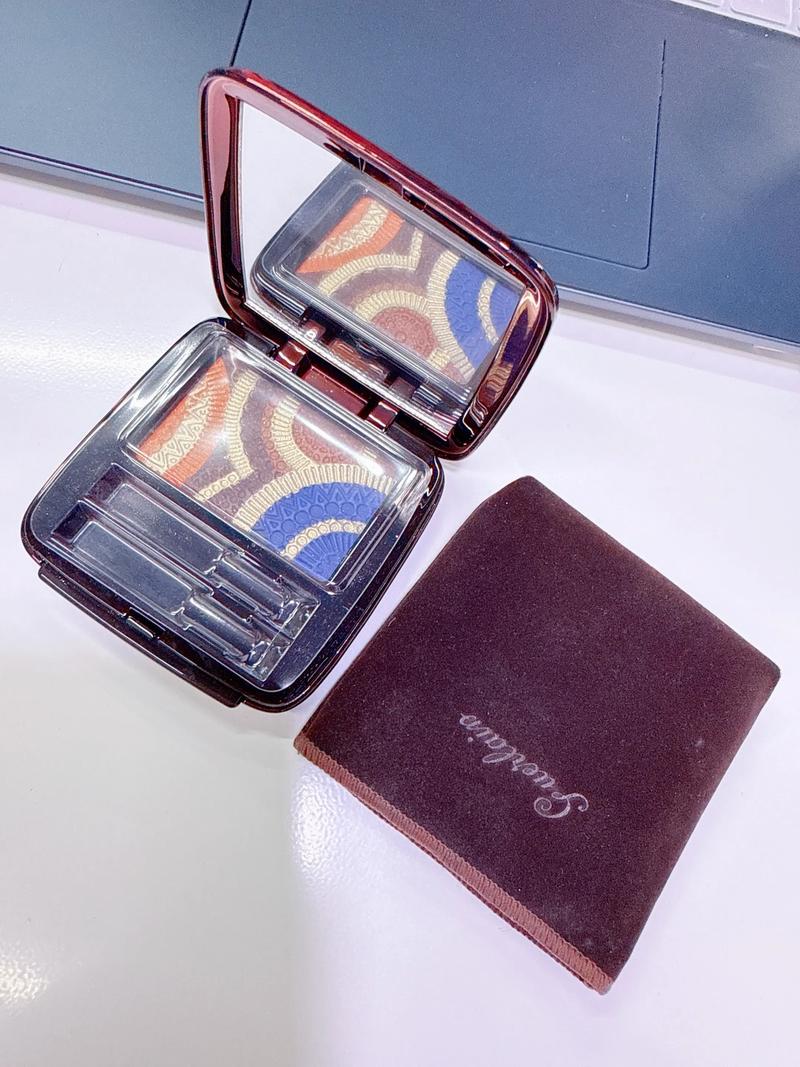 抖音上的花朵彩妆盘