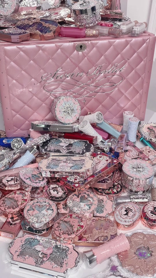 抖音上的花朵彩妆盘