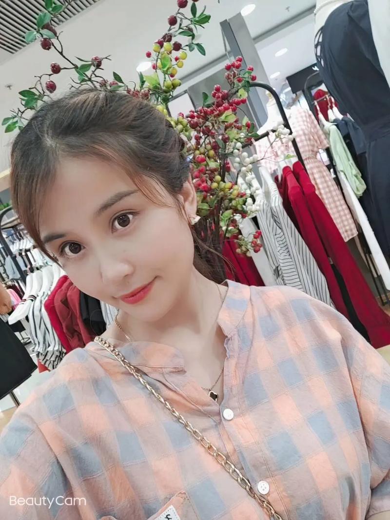 抖音广告里女的是谁