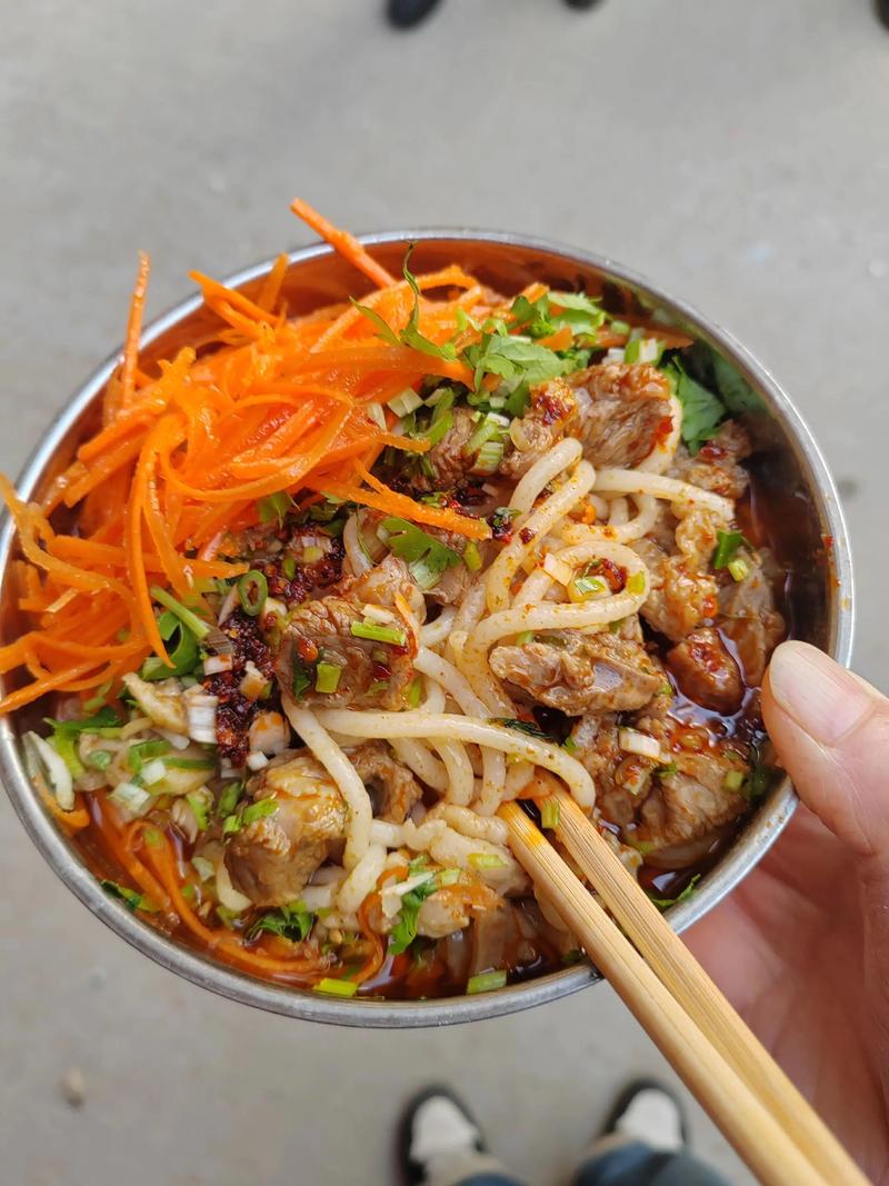 抖音上卖饸饹面女孩