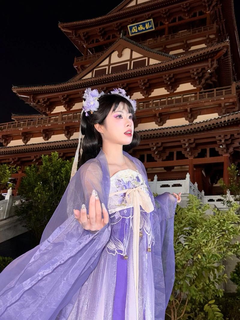 抖音离人愁 半脸妆