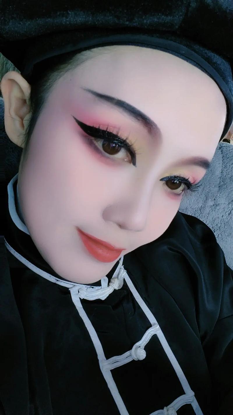 抖音离人愁 半脸妆