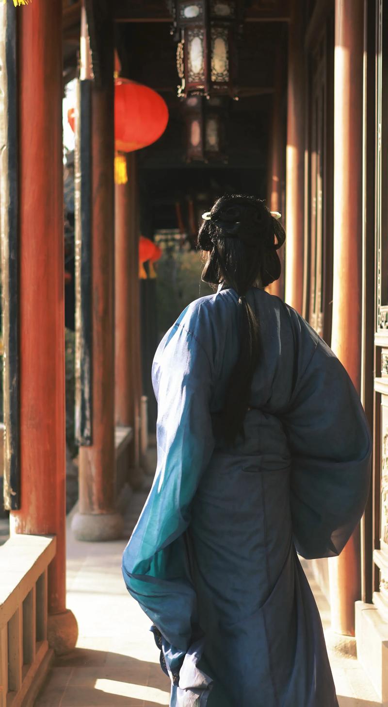 抖音离人愁 半脸妆