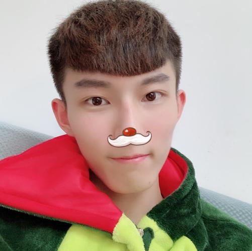 快手红人孙聚鑫变形记