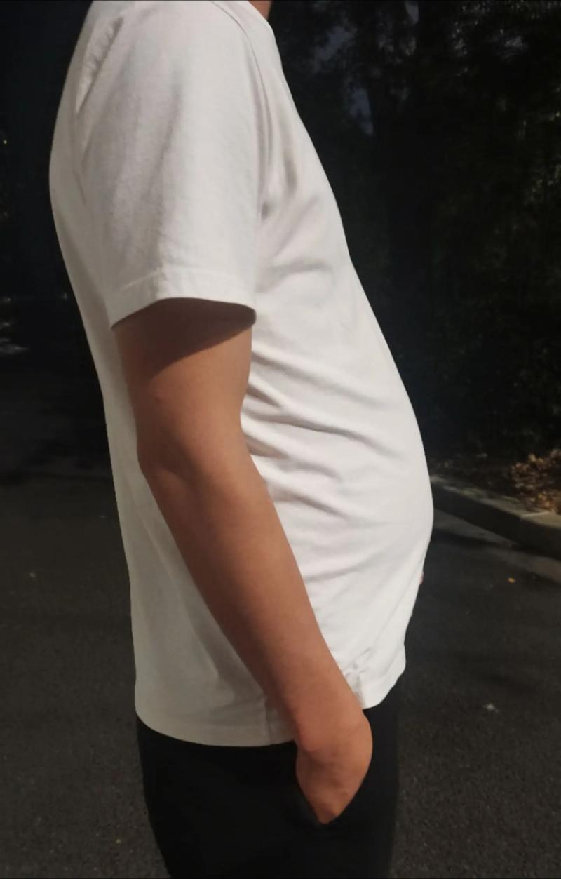 快手里拍大肚子变腹肌