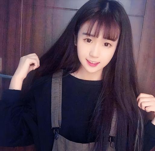 快手杨清柠是什么发型