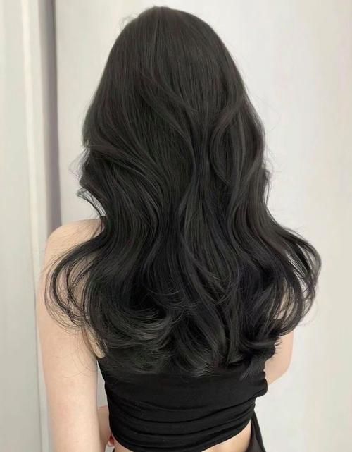 抖音最火发色黑茶色