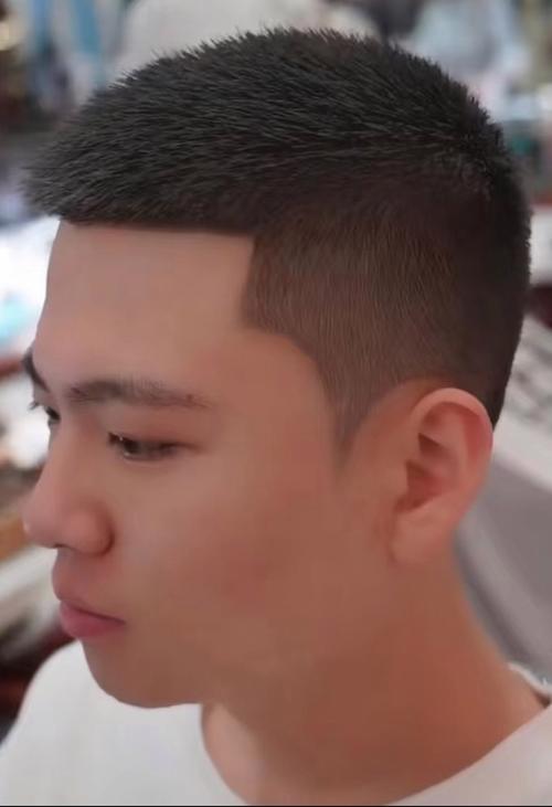 抖音超火短发男圆寸