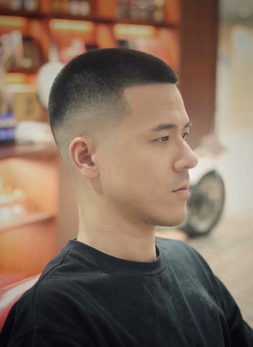 抖音超火短发男圆寸