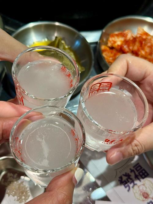 啤酒杯里放枸杞抖音