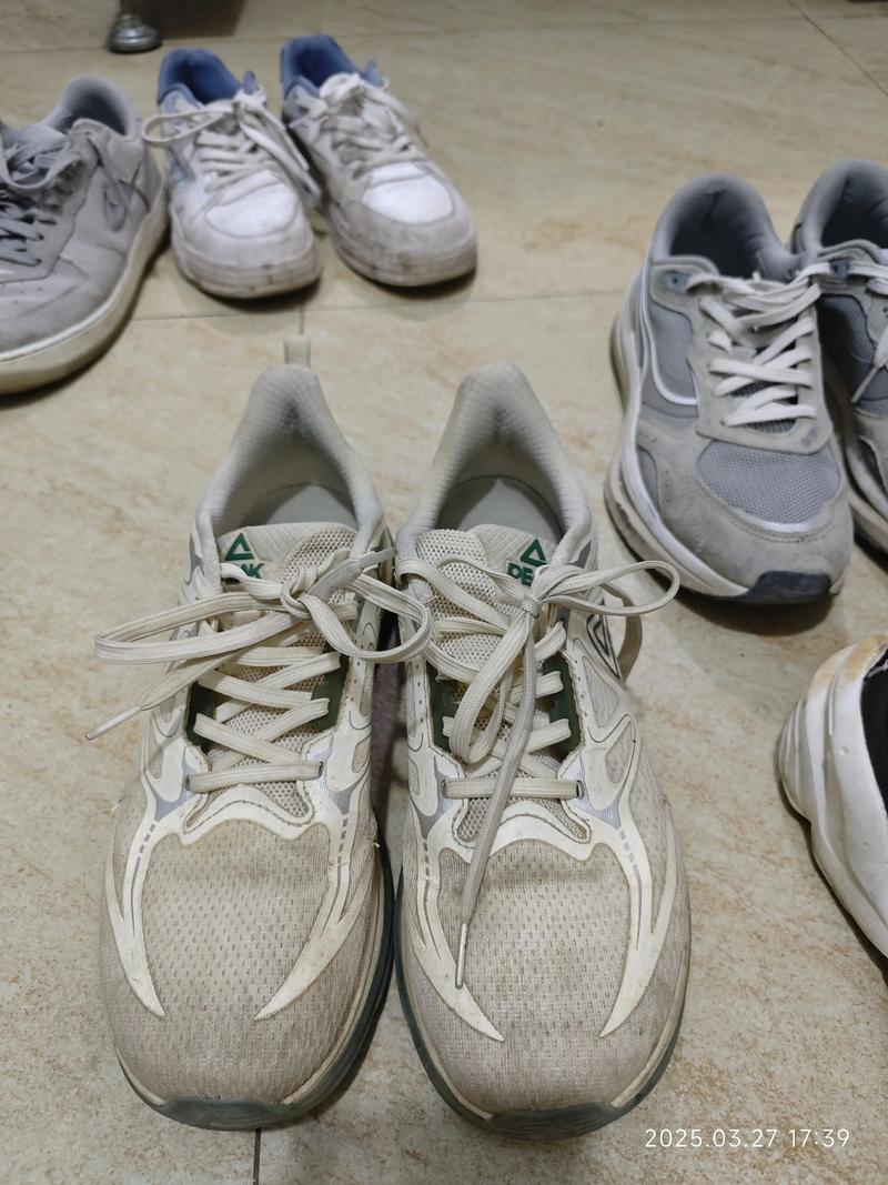 苏打粉洗小白鞋抖音