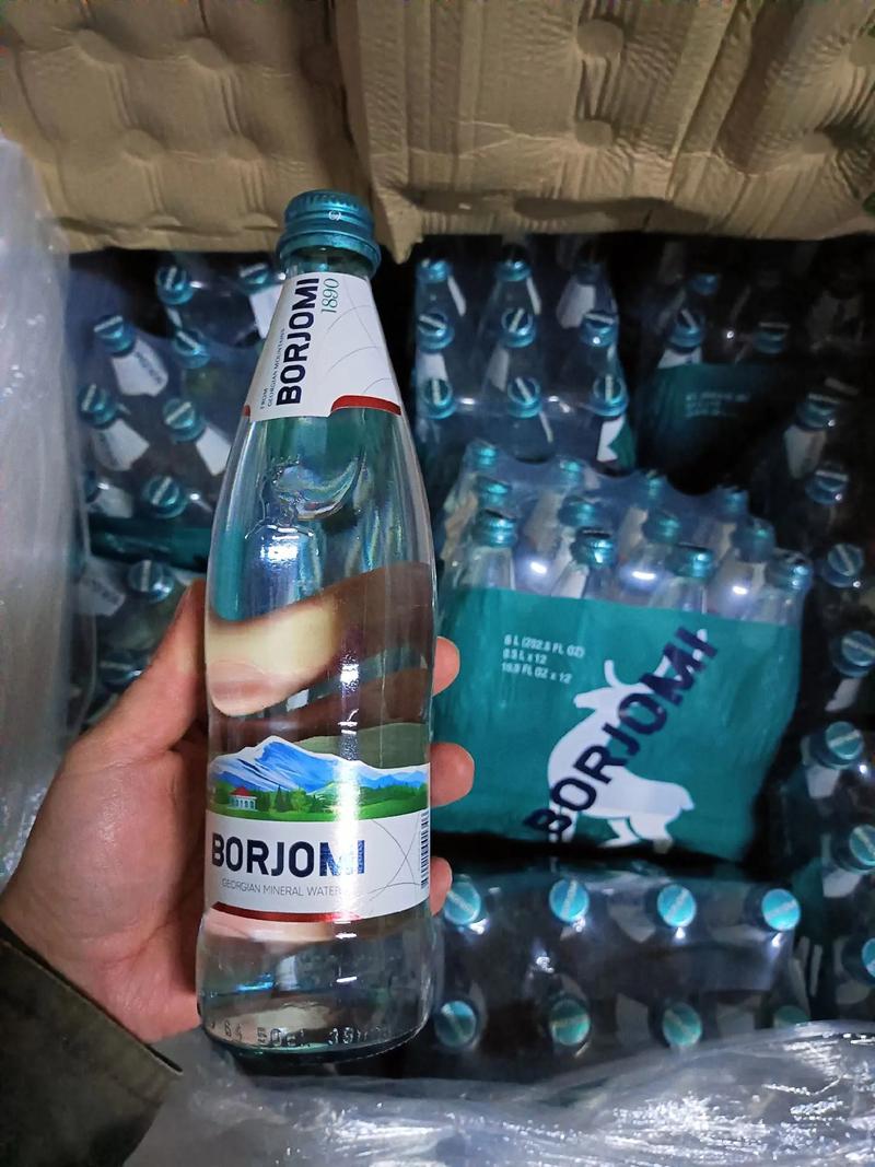 抖音上泰国矿泉水盖