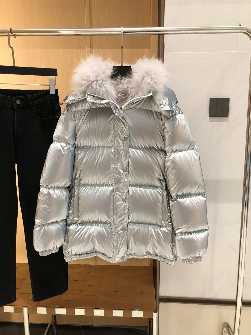 抖音同款银色羽绒服