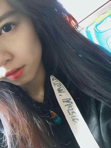 快手金玲以前大脸照片