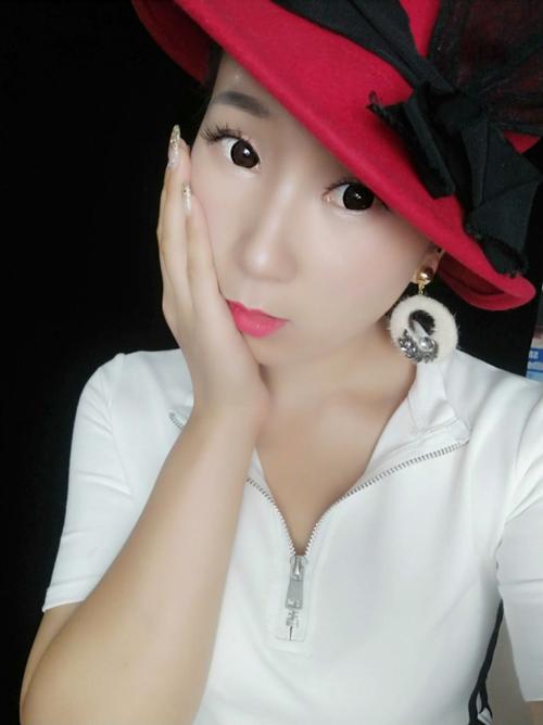 快手金玲以前大脸照片