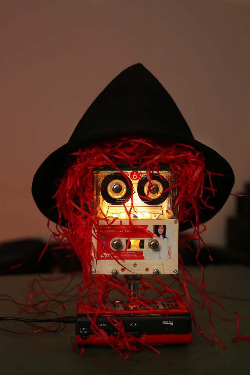 抖音灯泡跳舞机器人