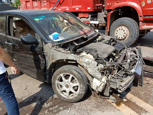 比亚迪车祸视频直播