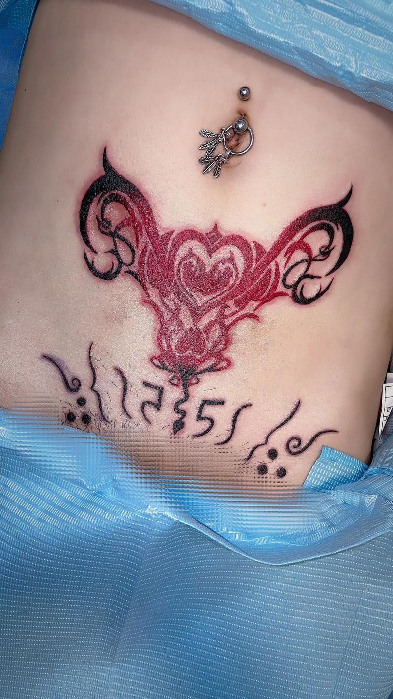 抖音里有个有纹身的