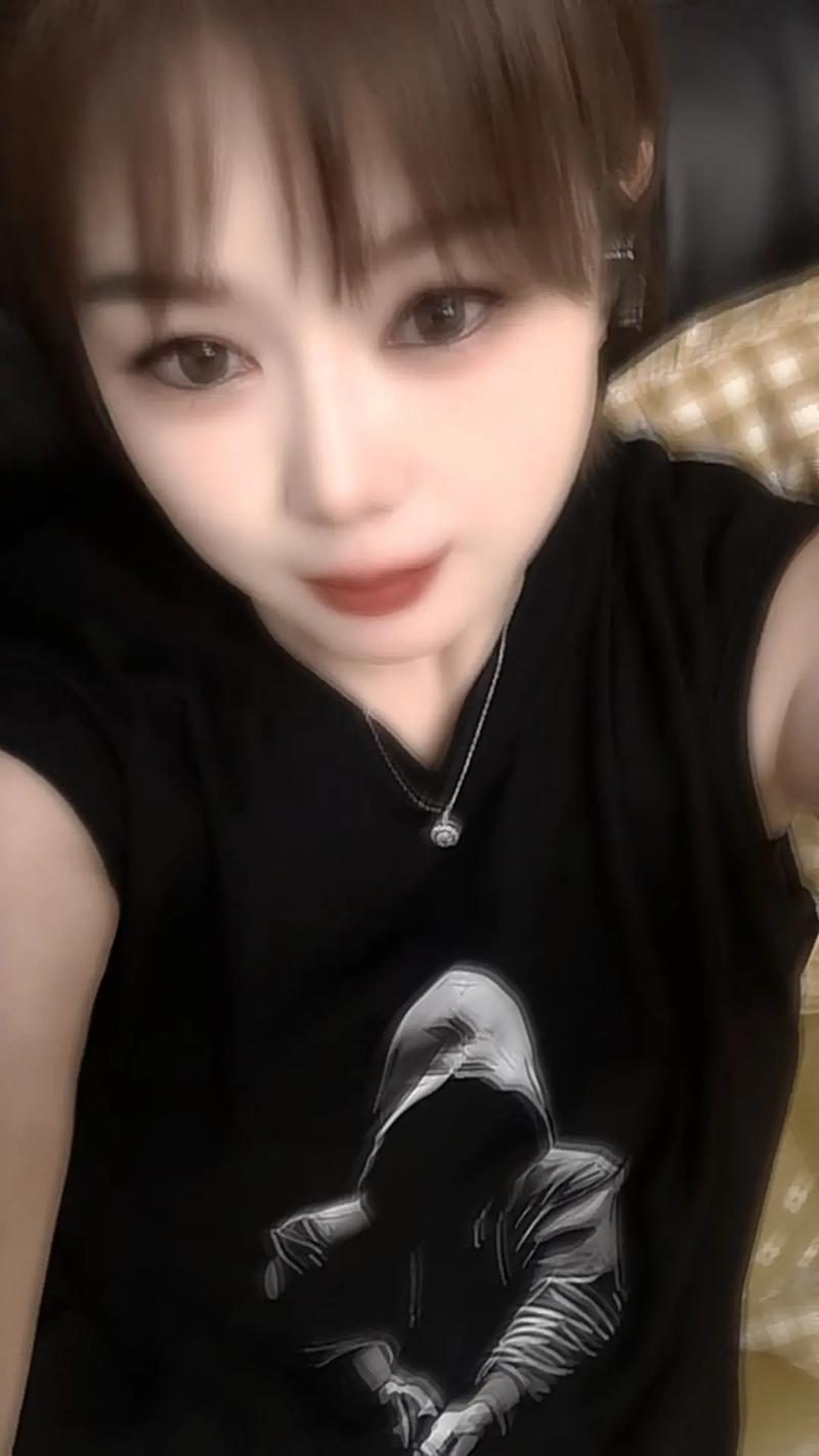 抖音黑色笔变双眼皮