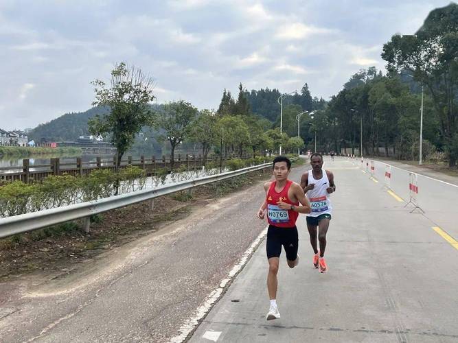 金湖马拉松现场直播