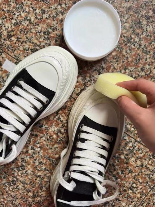 抖音同款白鞋擦图片