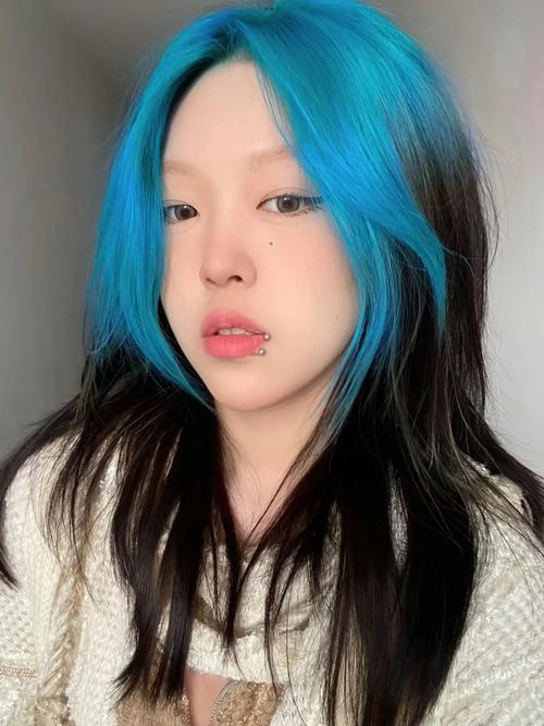 抖音蓝黑色头发图片
