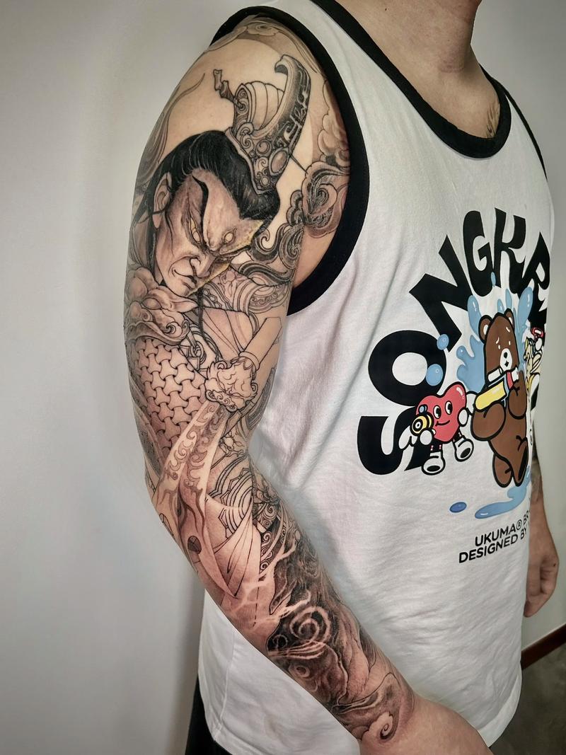 快手刘叉叉花臂图片