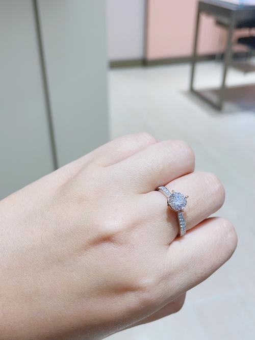 抖音周生生网红钻戒