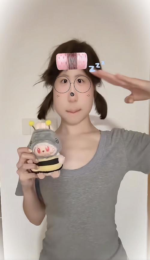 快手红人萌萌加油嘿