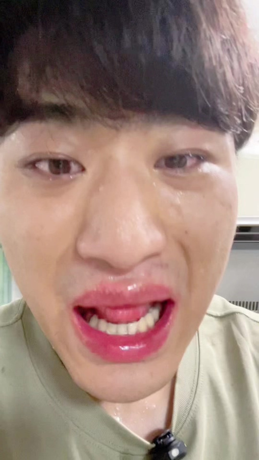 抖音吃死神辣条的人