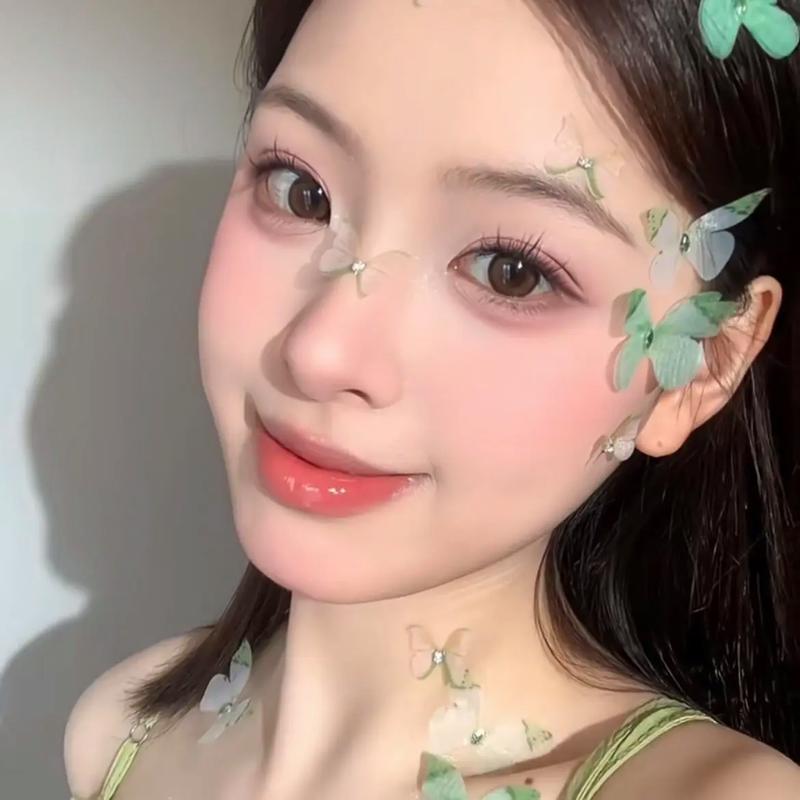 快手脸上纹蝴蝶是谁