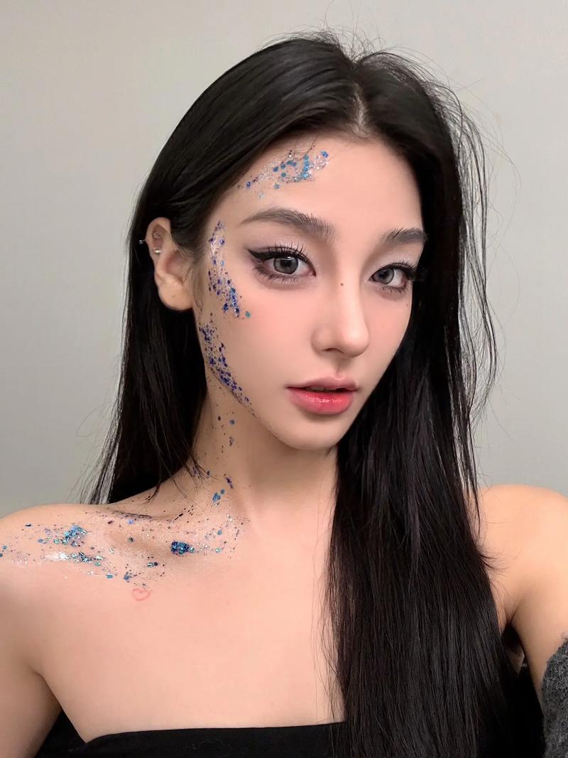 快手脸上纹蝴蝶是谁