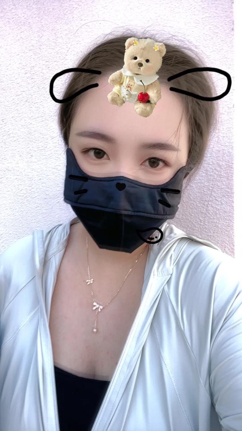 快手脸上纹蝴蝶是谁