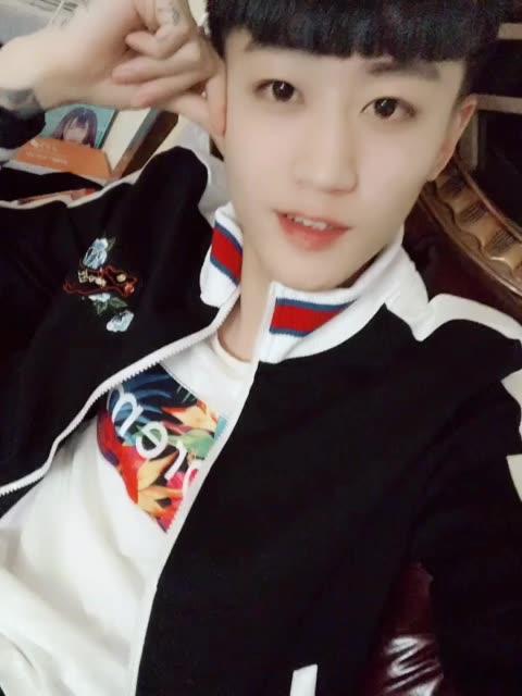 快手朱梓超照片高清