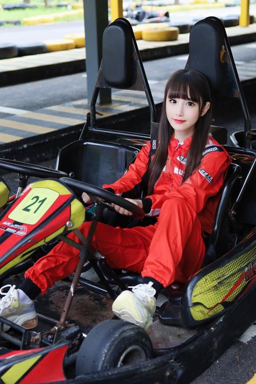 快手玩越野的女车手