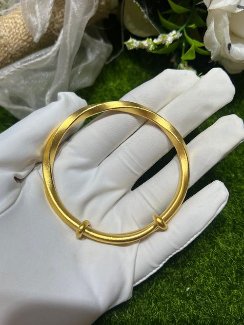 推拉快手镯怎么拉小