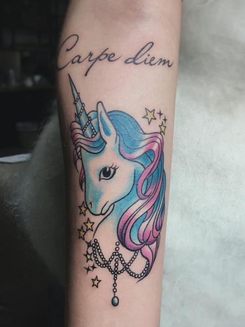 快手红人独角兽纹身