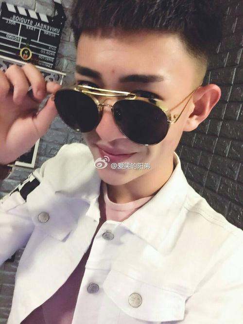 快手红人李耀阳签名