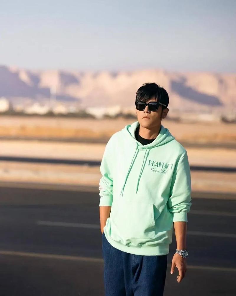 快手带墨镜有音乐的