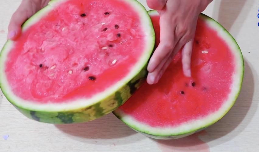 抖音上切西瓜的视频