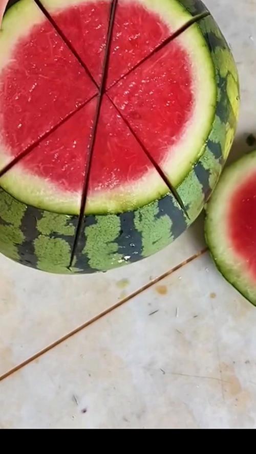 抖音上切西瓜的视频