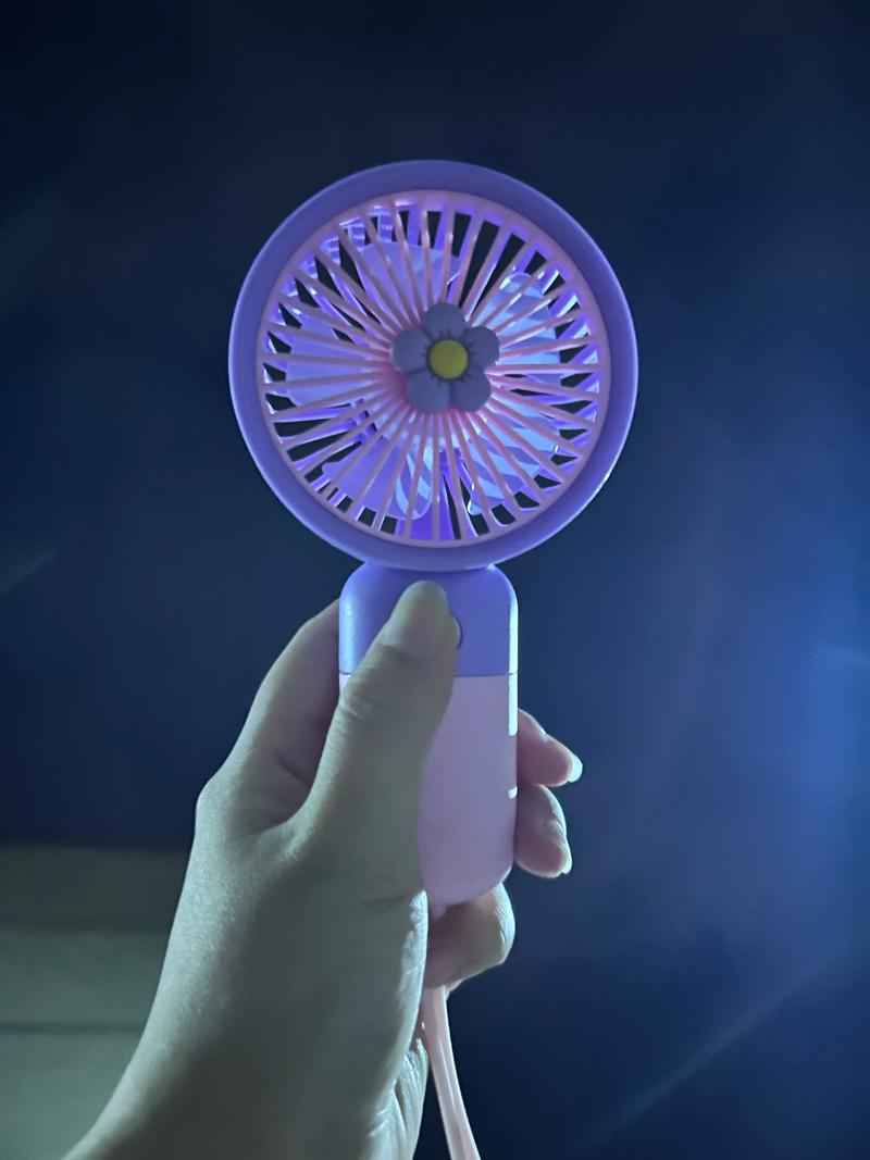 抖音上的喷雾风扇灯