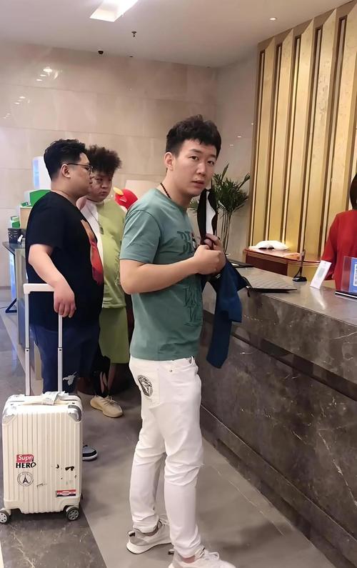 小白龙昨天直播回放